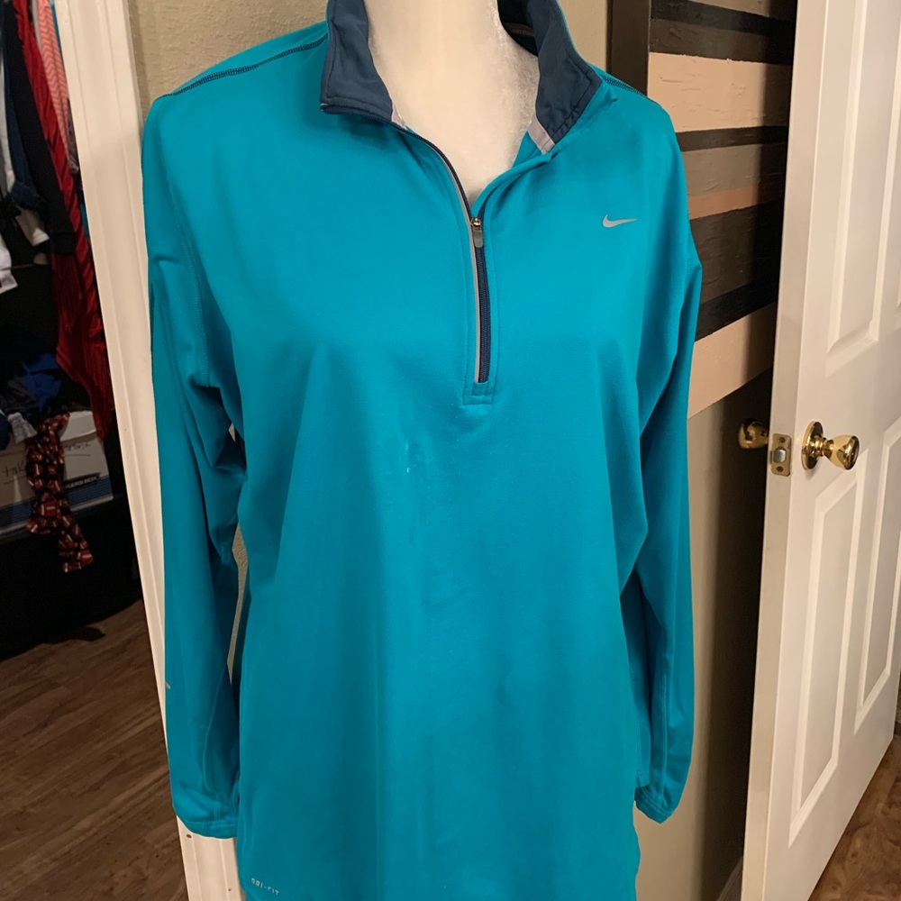 Nike drifit pullover